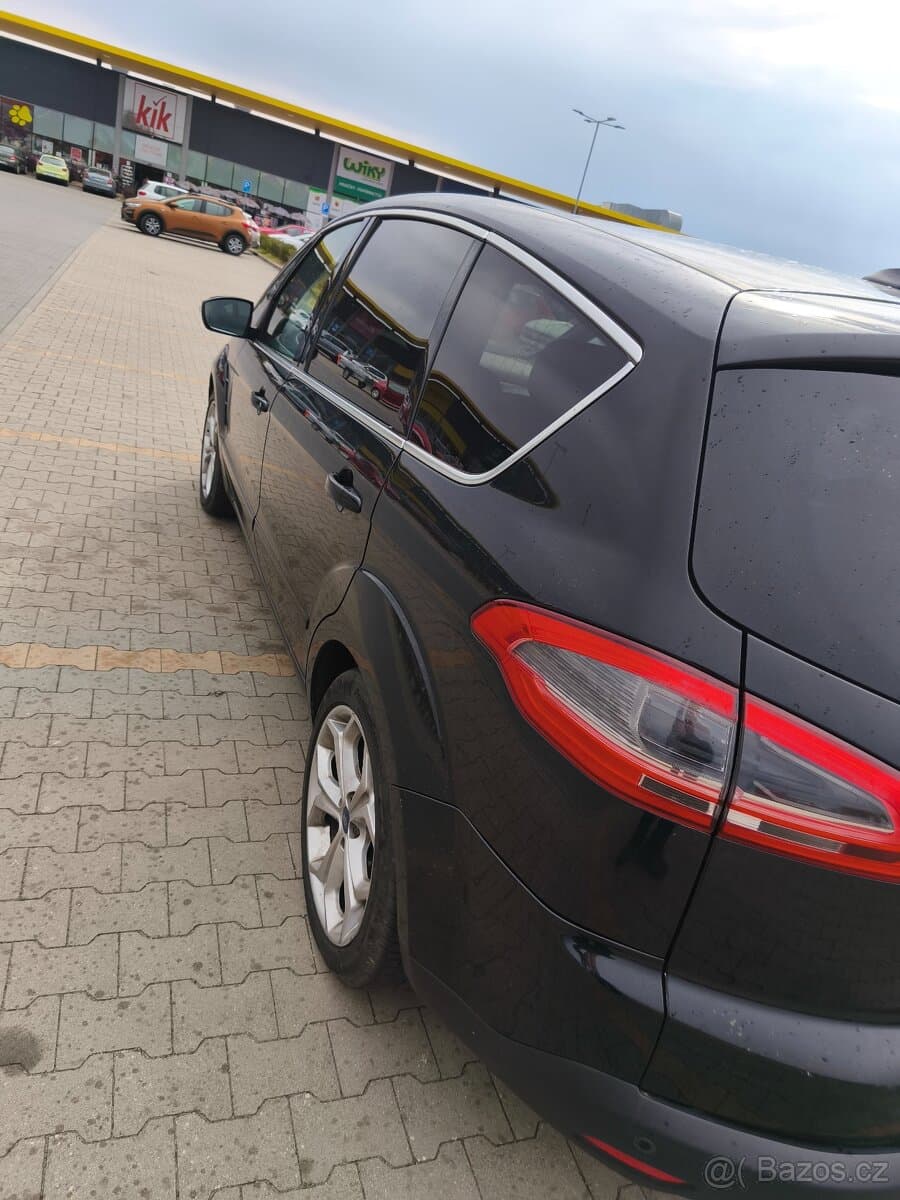2013 Ford S-MAX - 3