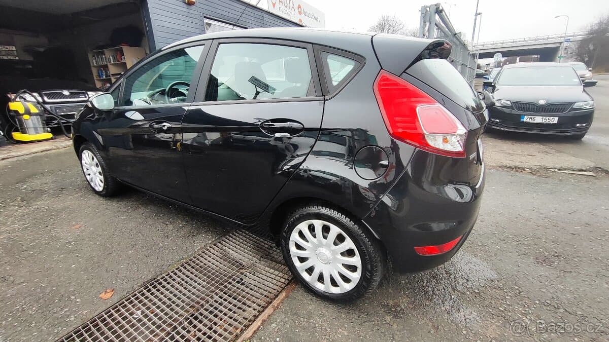 2015 Ford FIESTA - 3