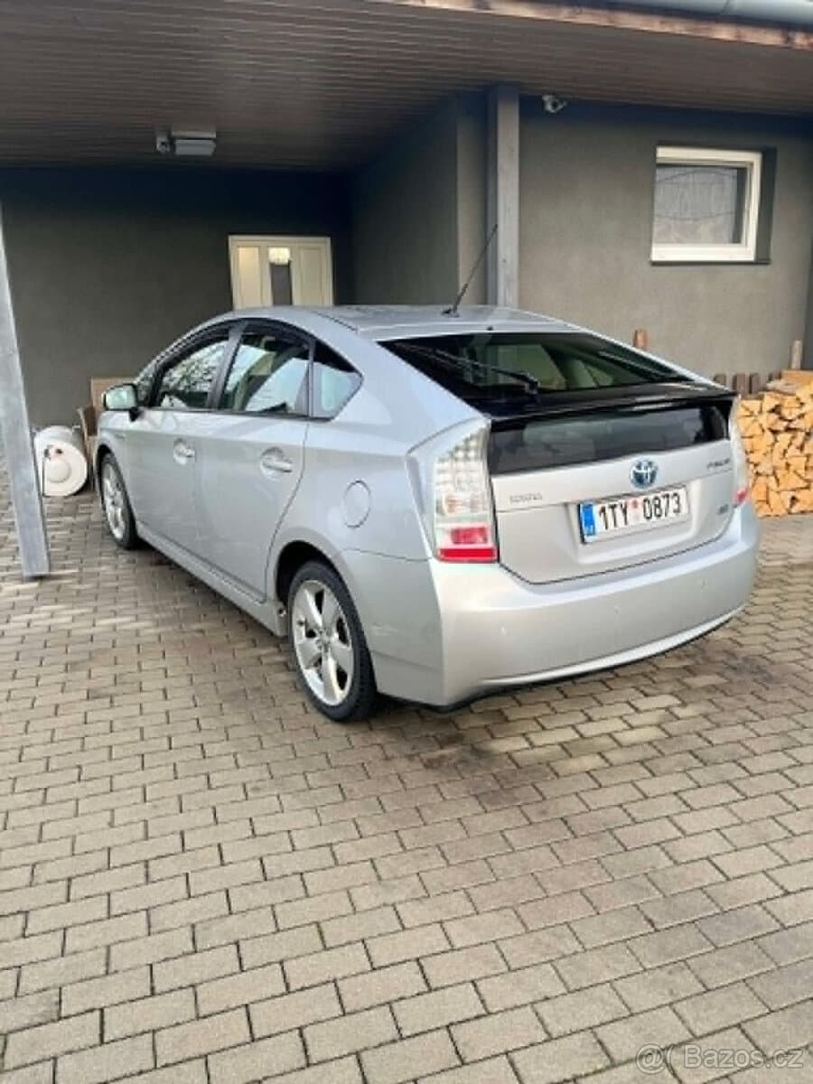2010 Toyota PRIUS - 3
