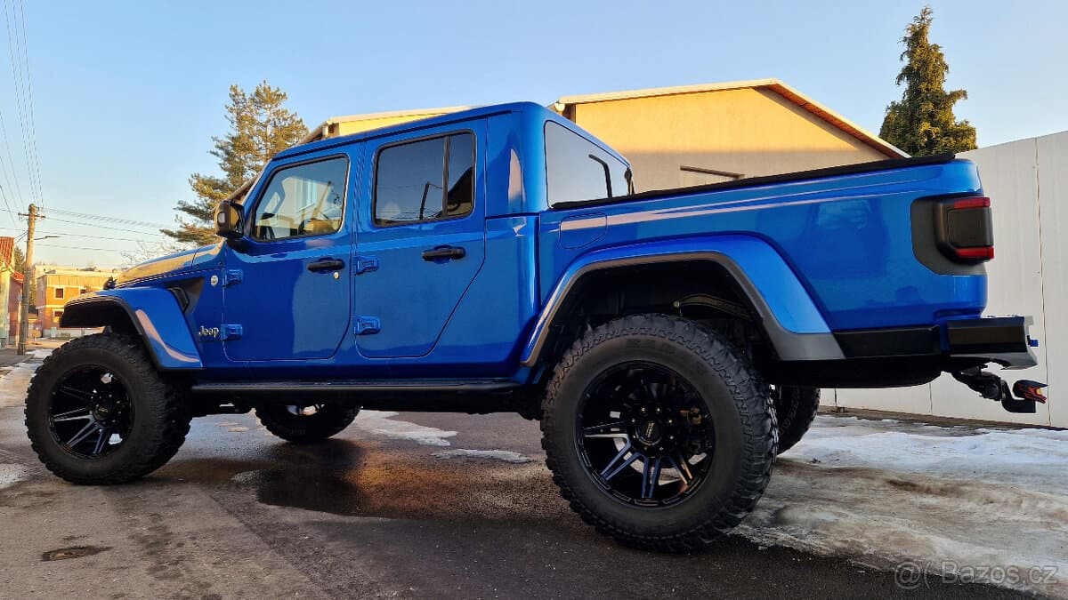 2021 Jeep GLADIATOR - 3