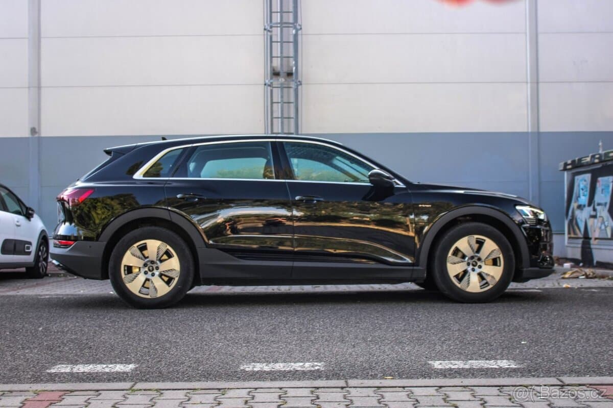 2020 Audi E-TRON - 3