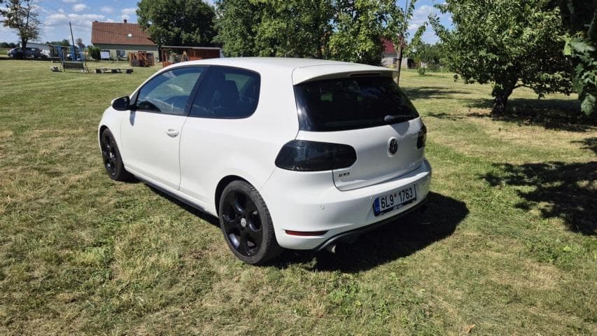 2010 Volkswagen GOLF - 3