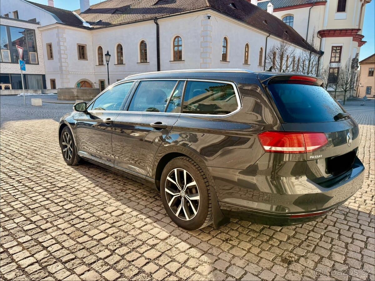 2019 Volkswagen PASSAT - 3