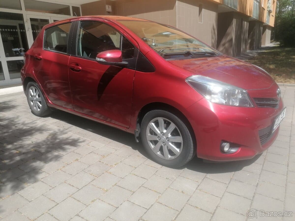 2012 Toyota YARIS - 3