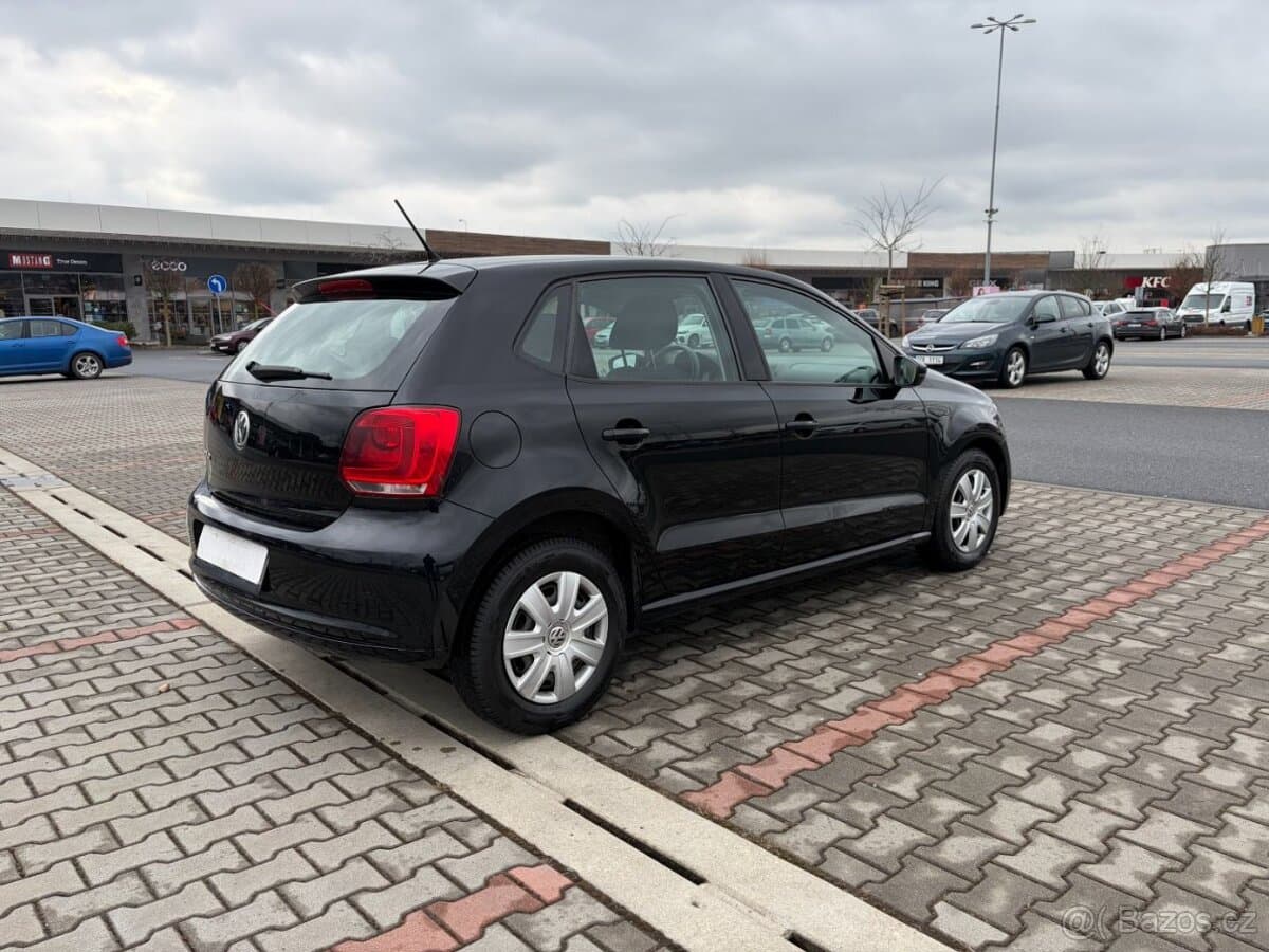 2011 Volkswagen POLO - 3