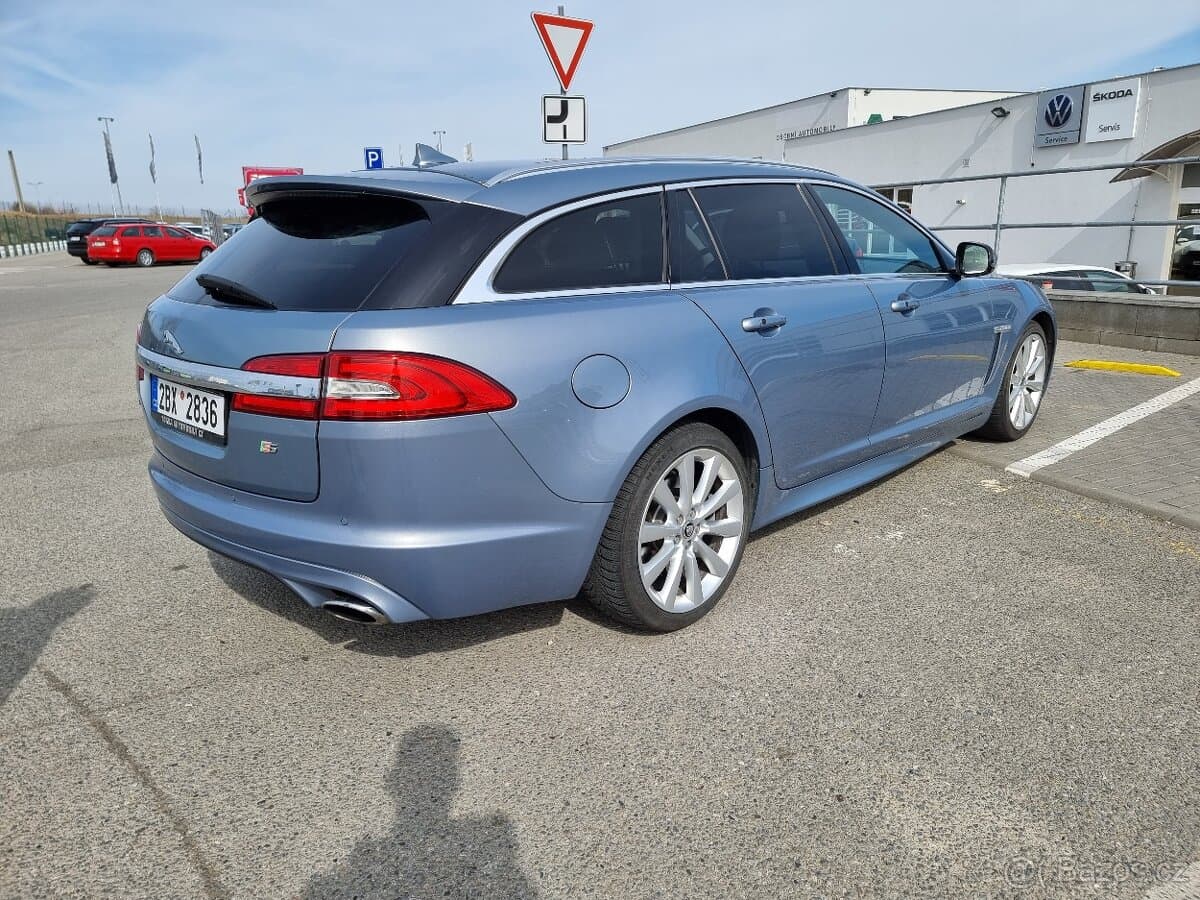 Jaguar XF - 3