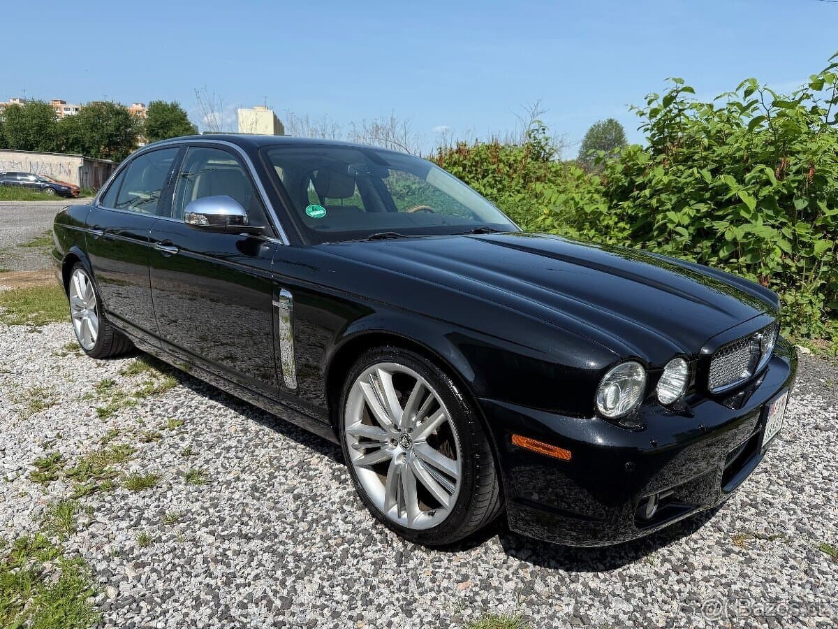 2009 Jaguar XJ - 3
