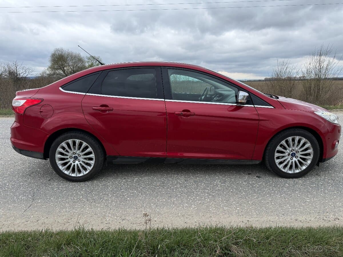 2011 Ford FOCUS - 3