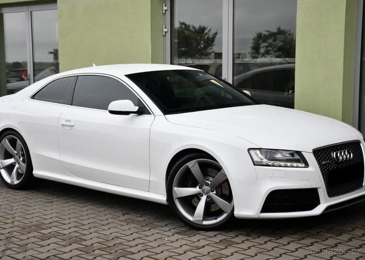 2010 Audi RS5 - 3