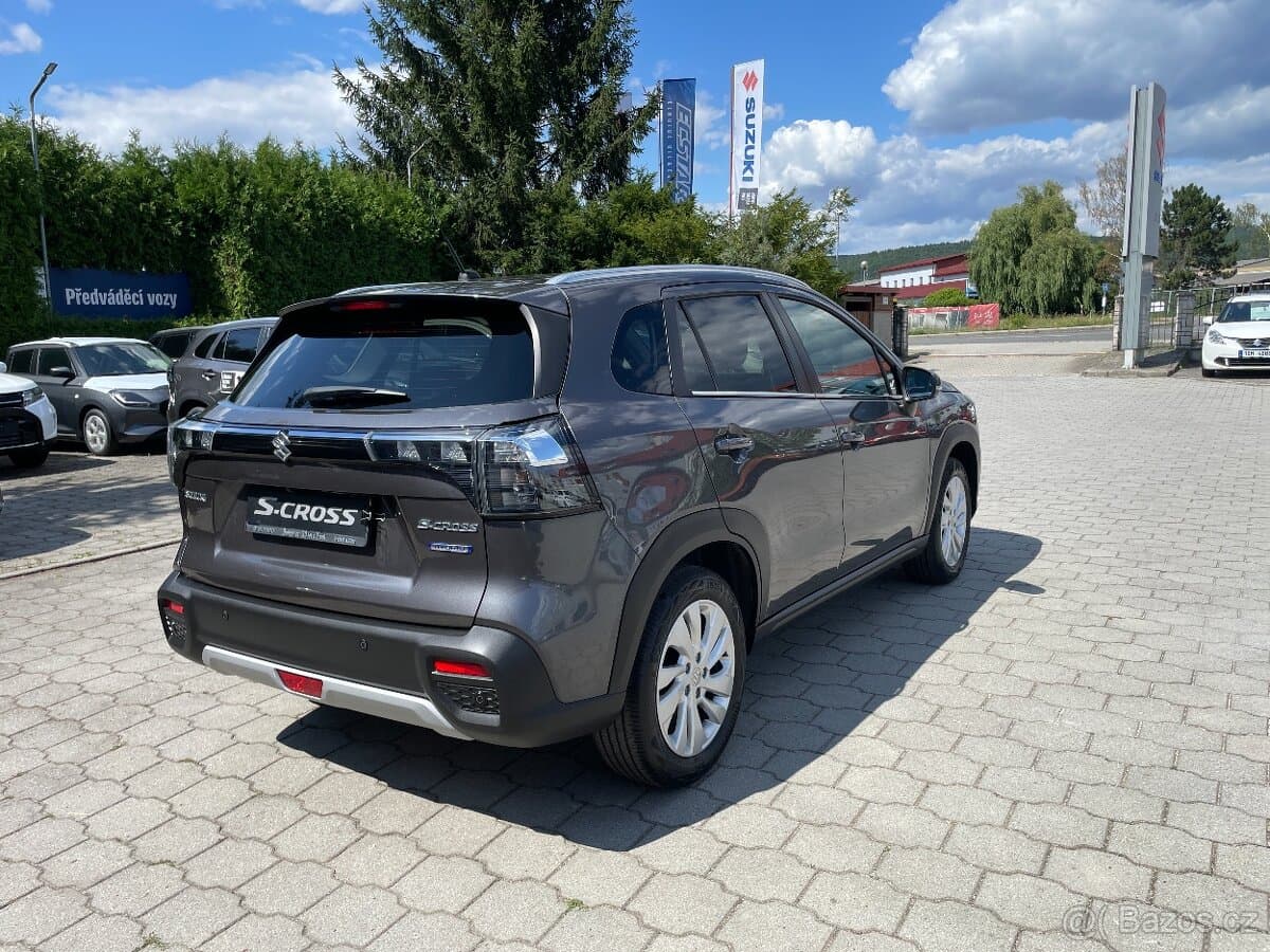 Suzuki S-CROSS - 3