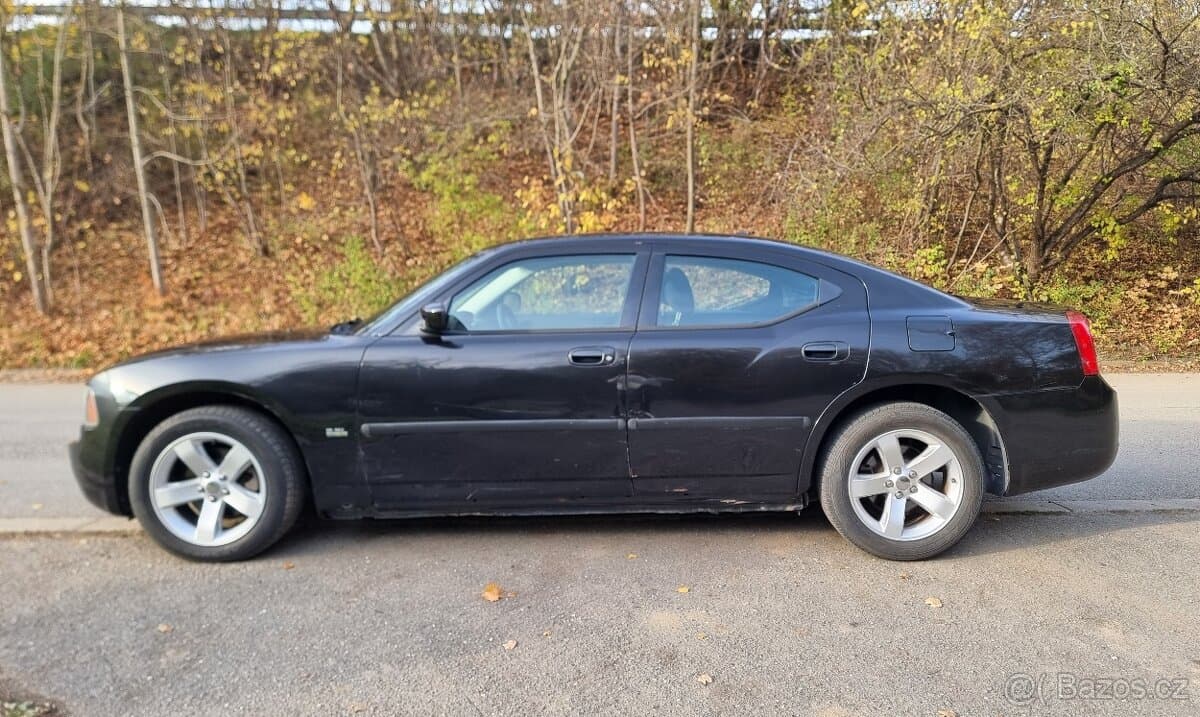 2010 Dodge CHARGER - 3