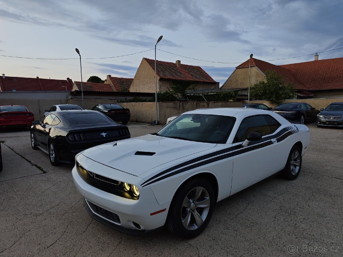 2016 Dodge CHALLENGER - 3