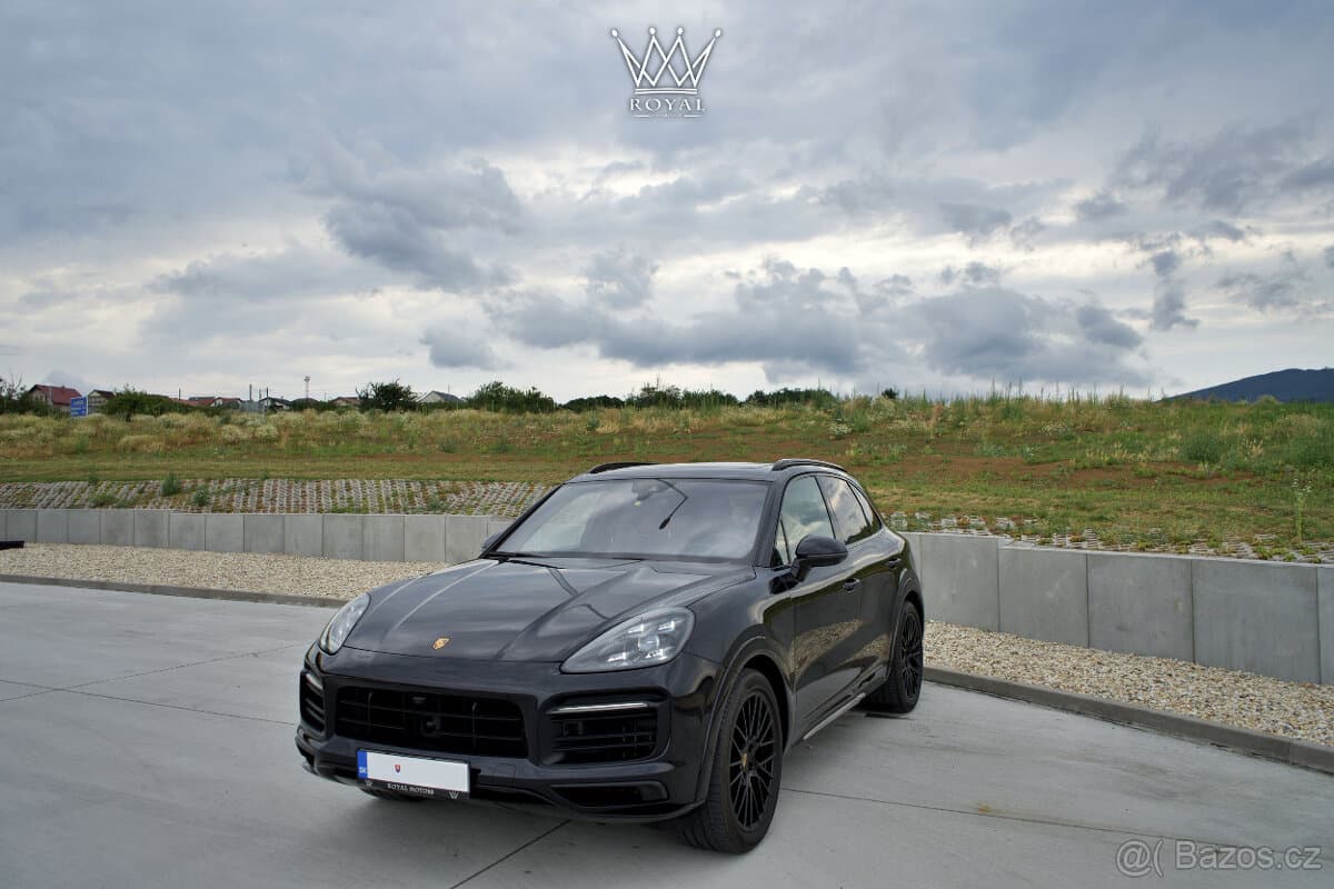 2021 Porsche CAYENNE - 3