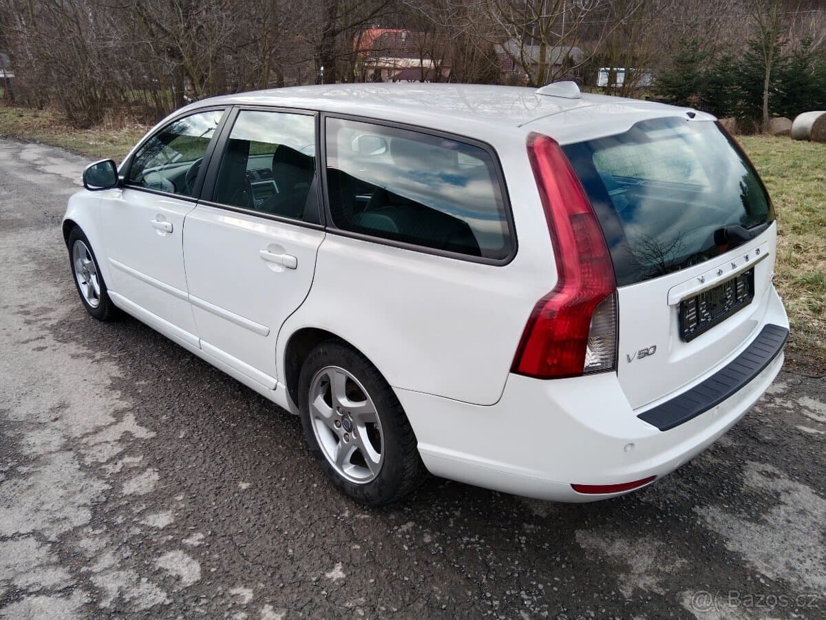 2011 Volvo V50 - 3