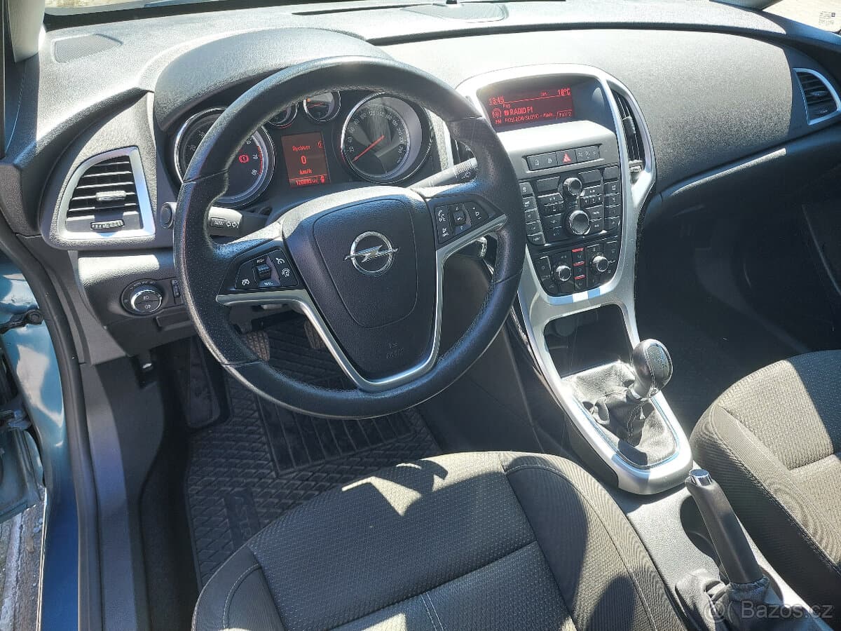 2013 Opel ASTRA - 3