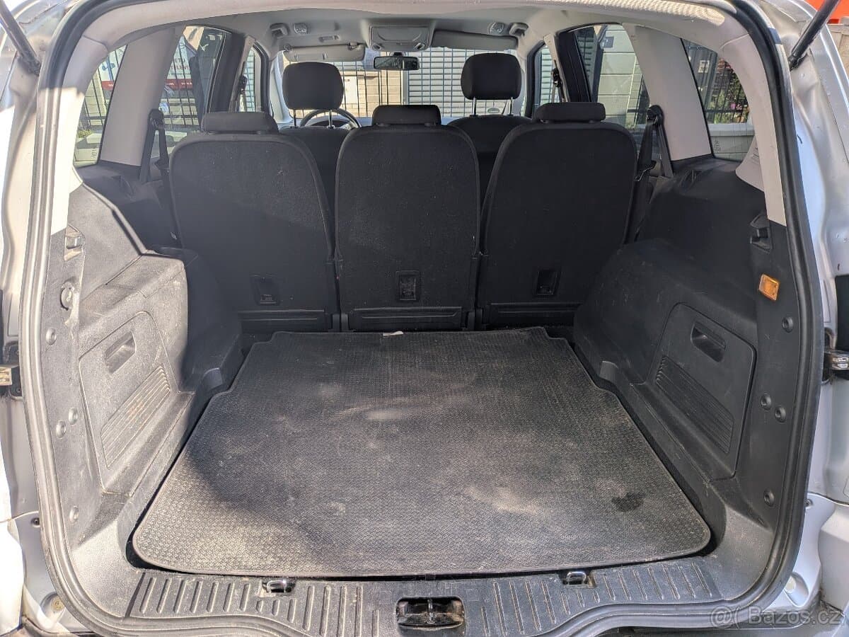 2013 Ford S-MAX - 3