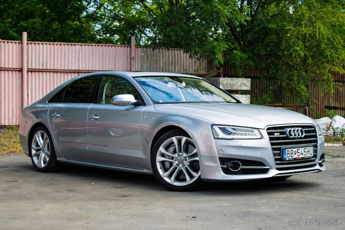 2015 Audi S8 - 3