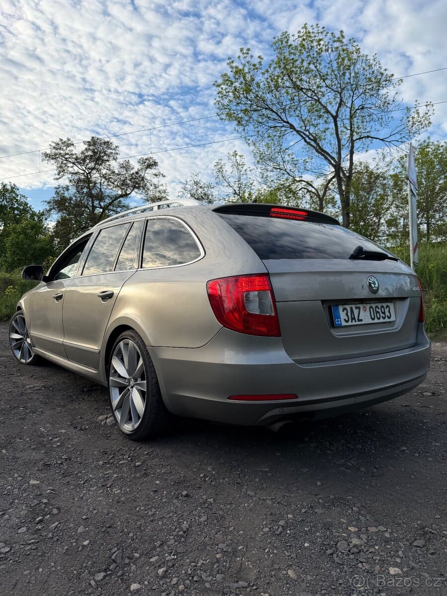 2010 Škoda SUPERB - 3