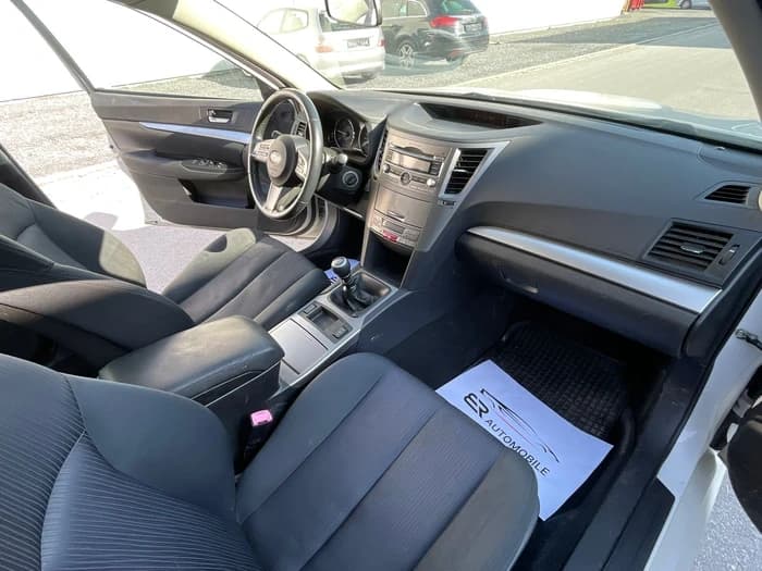 2010 Subaru LEGACY - 3
