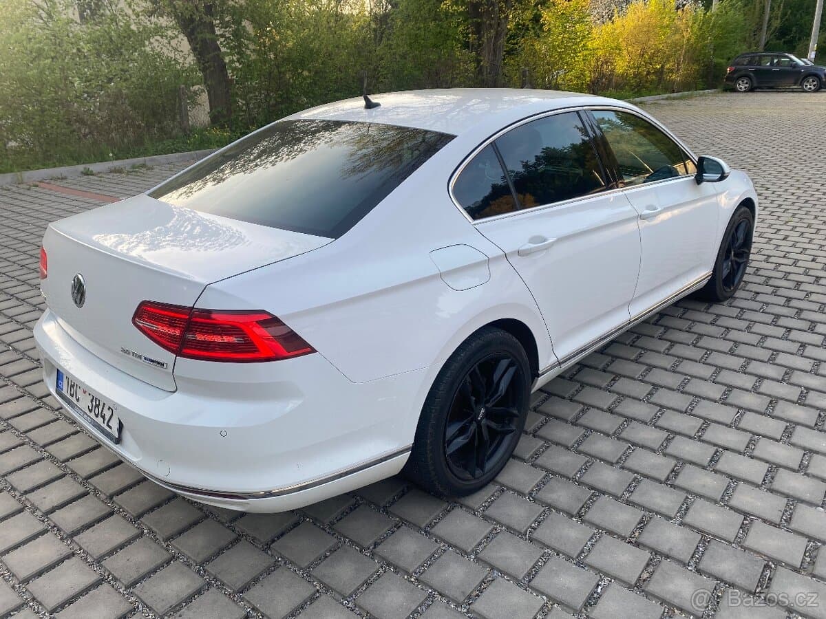2015 Volkswagen PASSAT - 3