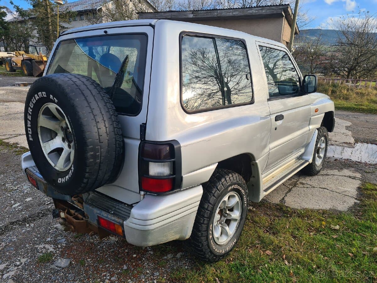 Mitsubishi PAJERO - 3