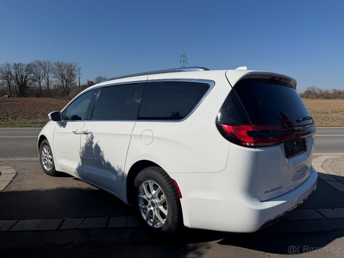 Chrysler PACIFICA - 3
