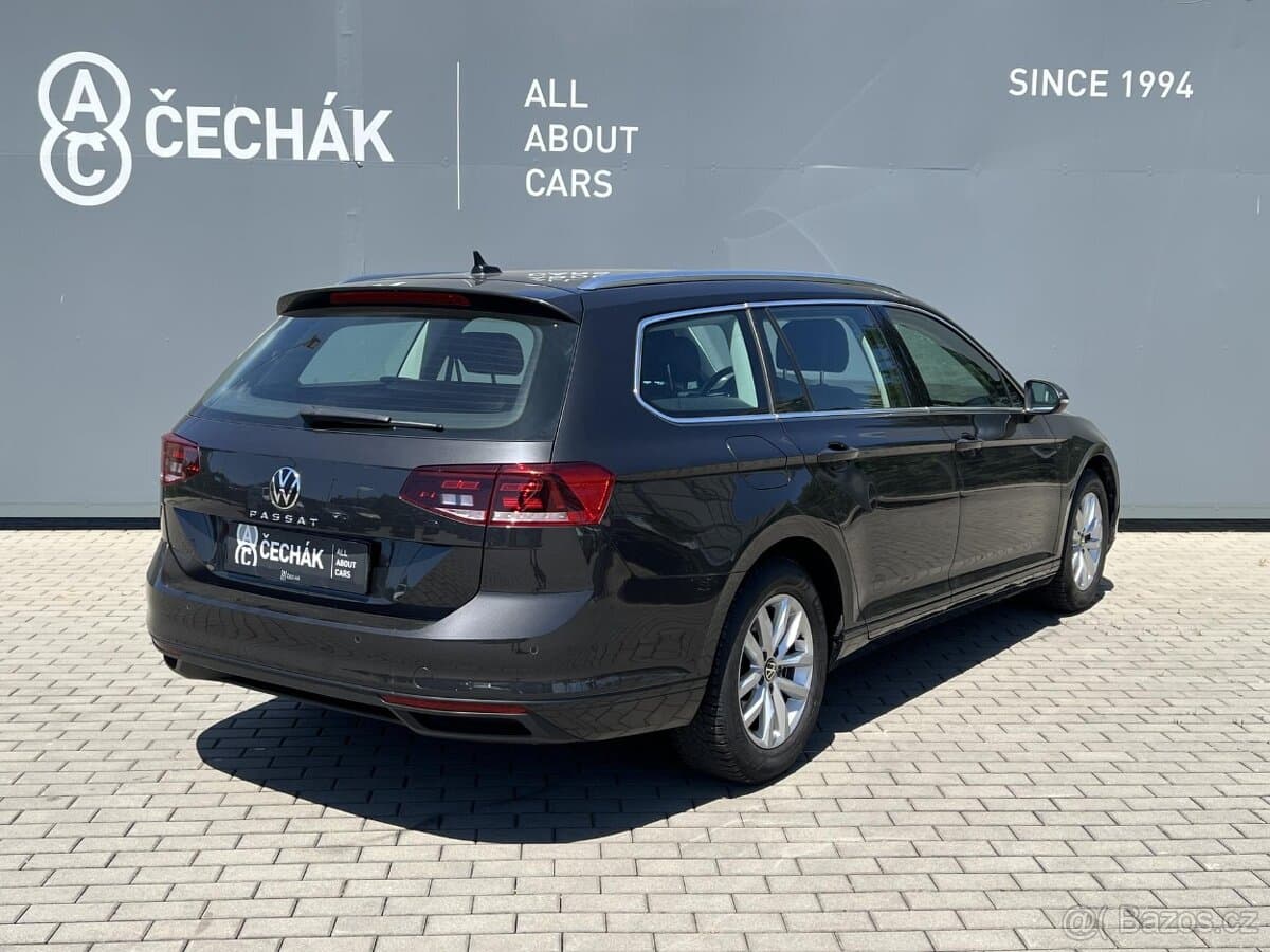 2024 Volkswagen PASSAT - 3