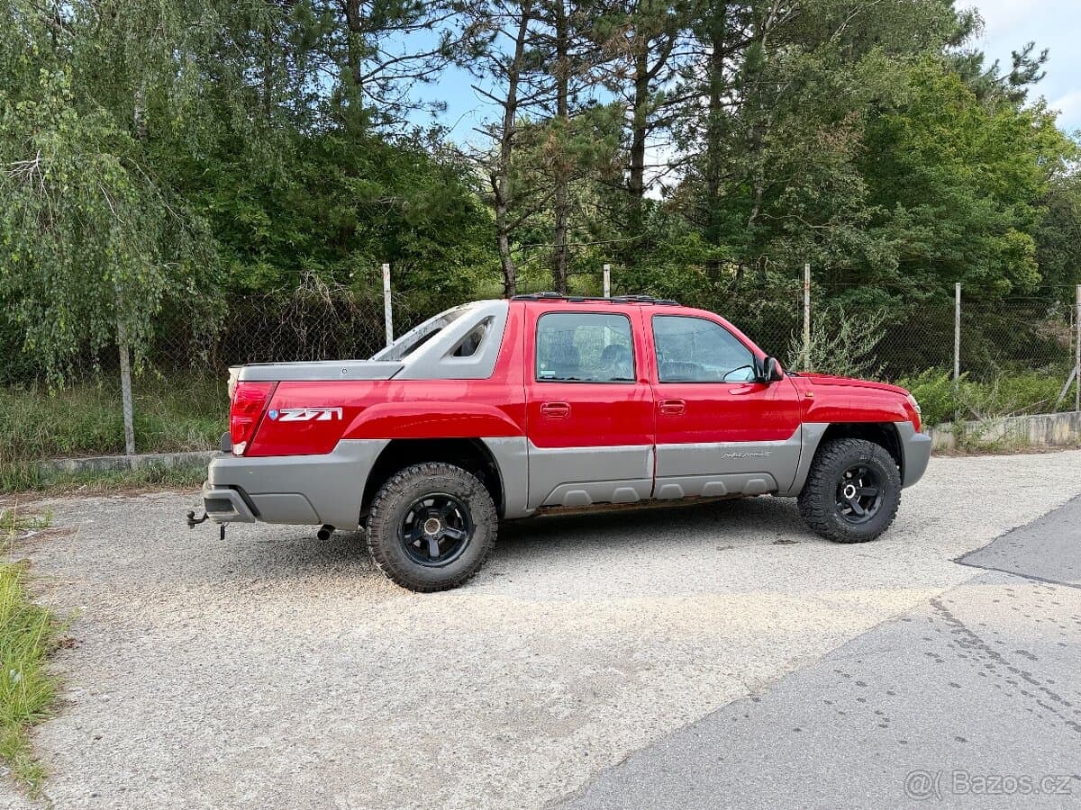 2003 Chevrolet AVALANCHE - 3