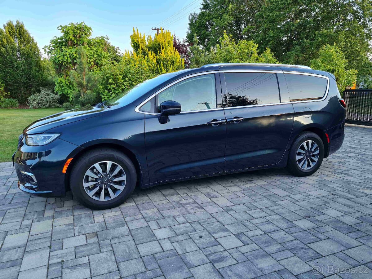 2021 Chrysler PACIFICA - 3