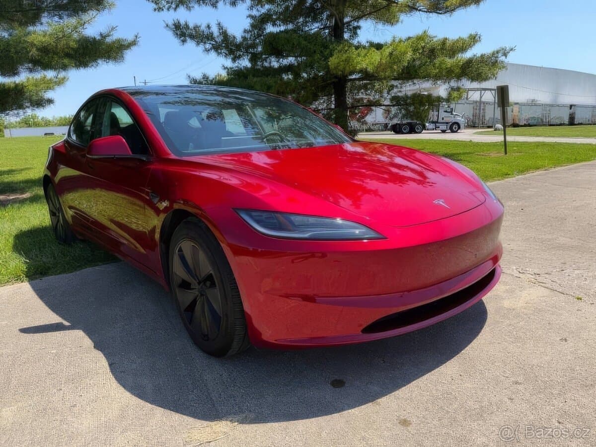 2025 Tesla MODEL 3 - 3