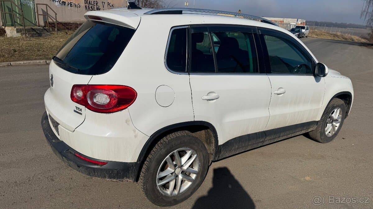2011 Volkswagen TIGUAN - 3