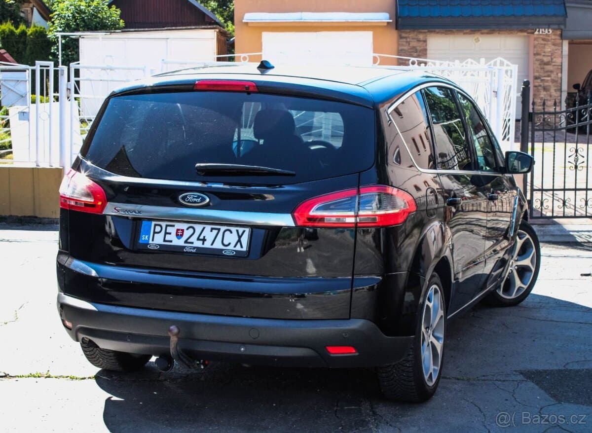 2011 Ford S-MAX - 3