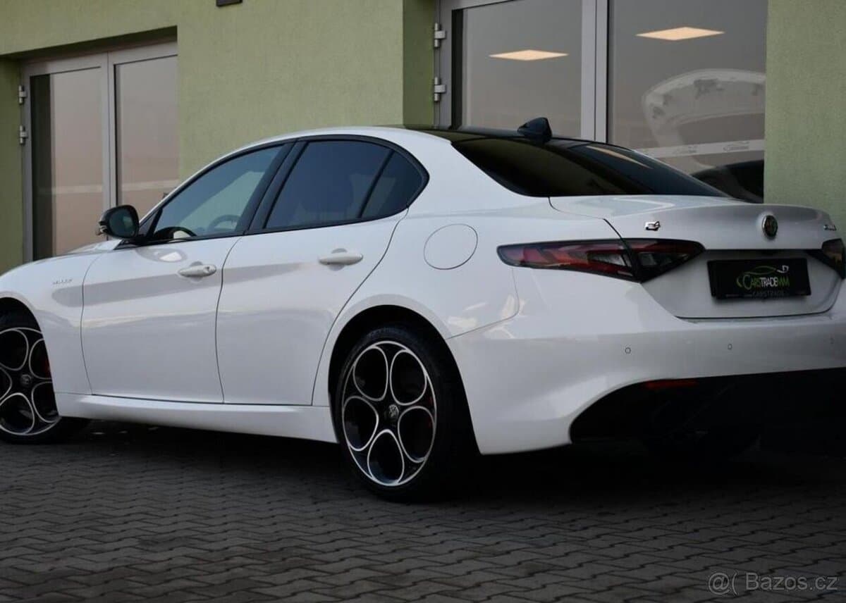 2024 Alfa Romeo GIULIA - 3