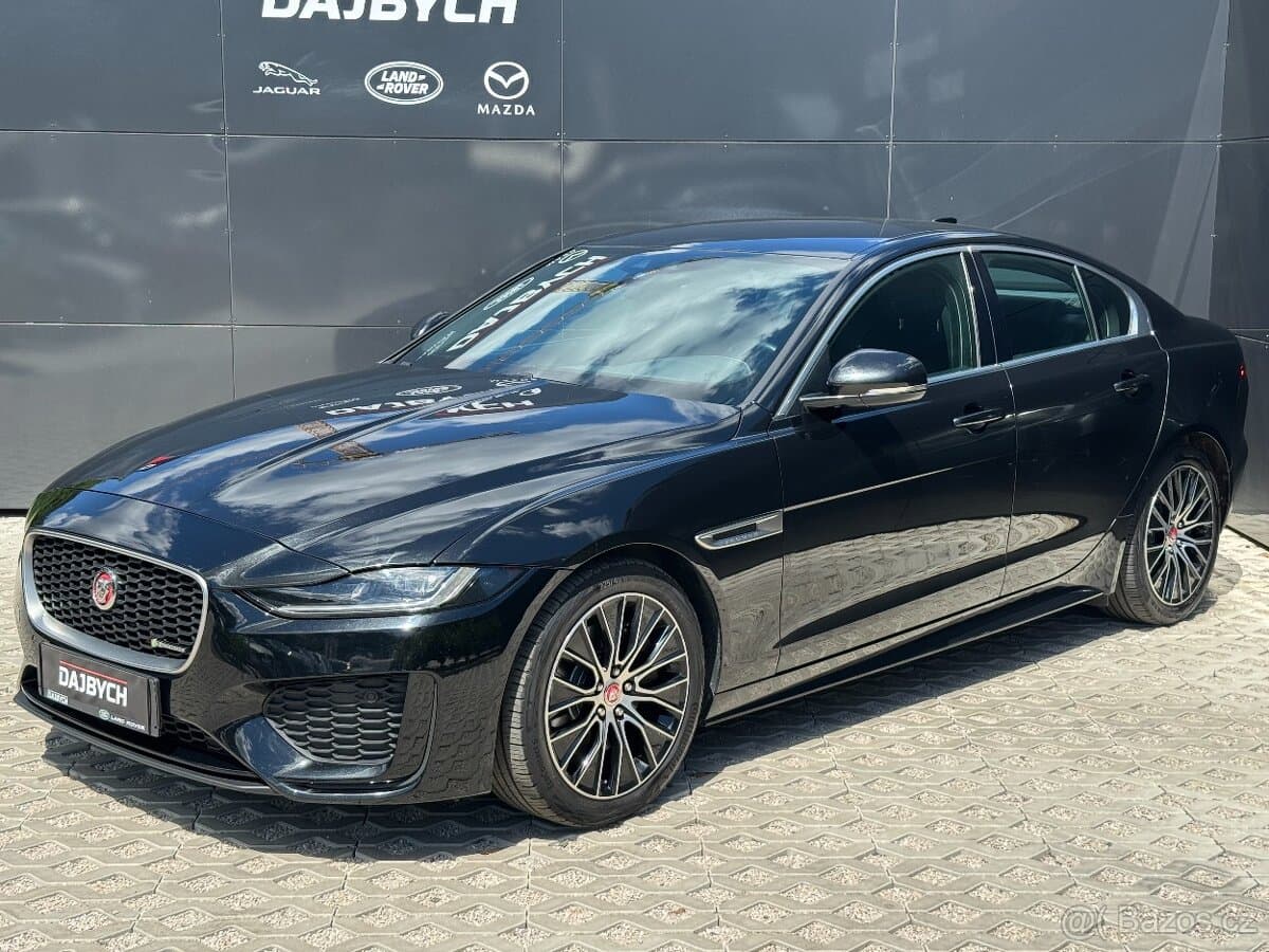 2020 Jaguar XE - 3