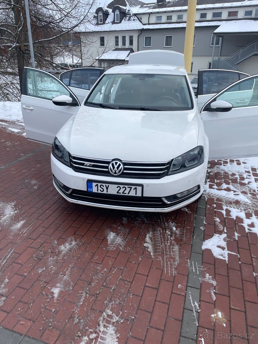 Volkswagen PASSAT - 3
