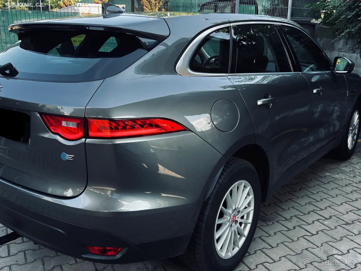 2019 Jaguar F-PACE - 3