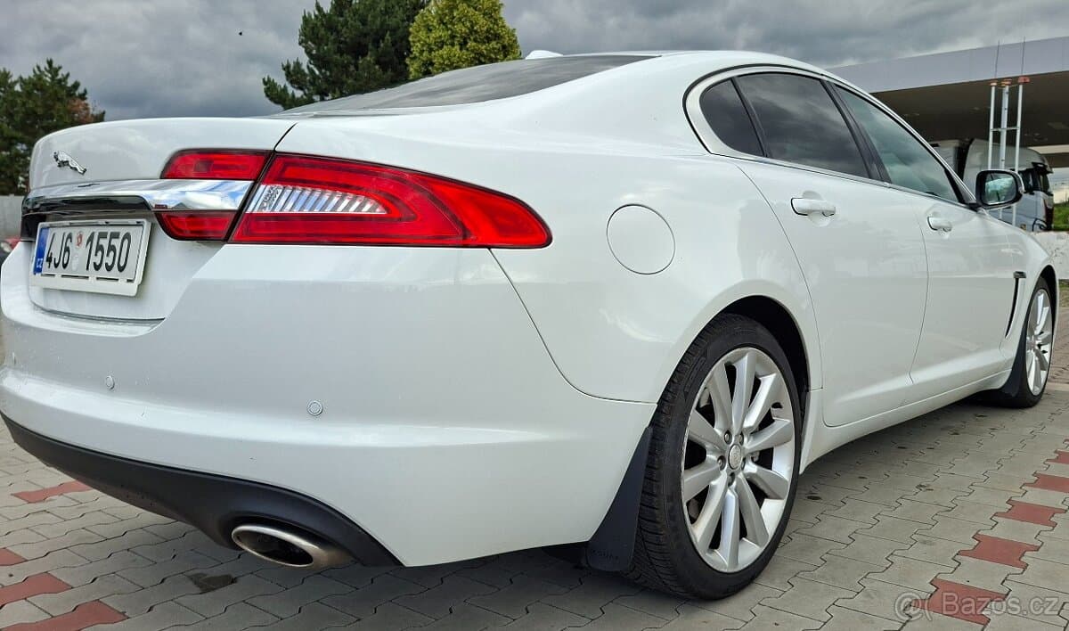 2012 Jaguar XF - 3