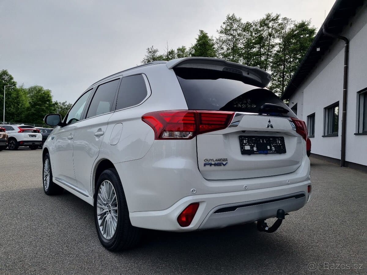 2021 Mitsubishi OUTLANDER - 3