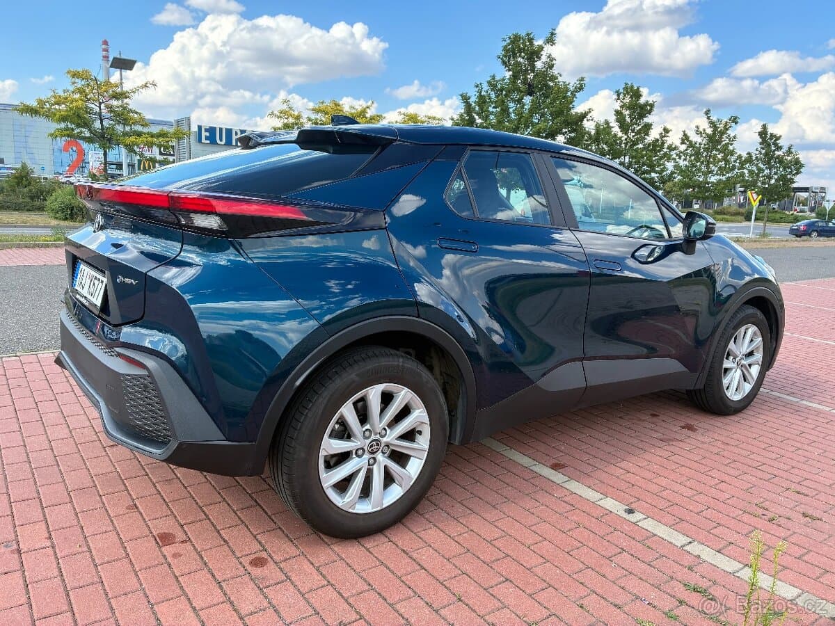 2025 Toyota C-HR - 3