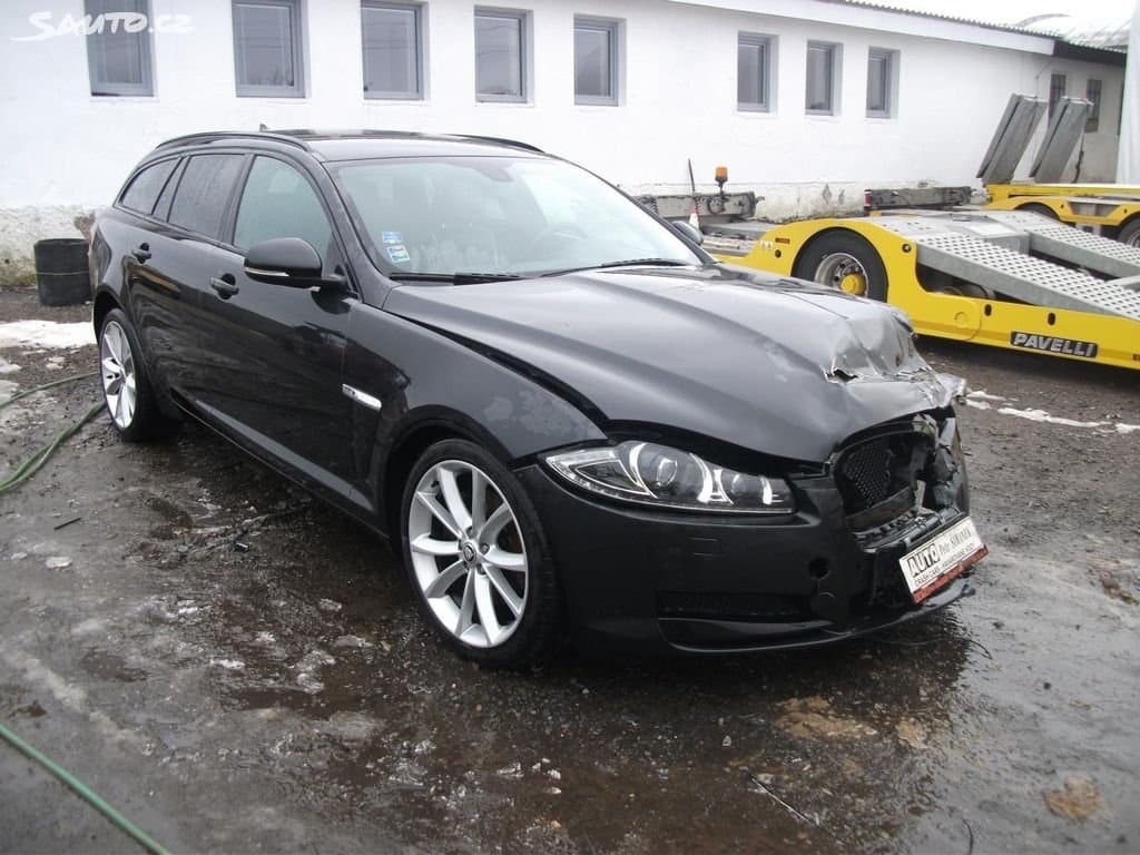 2013 Jaguar XF - 3
