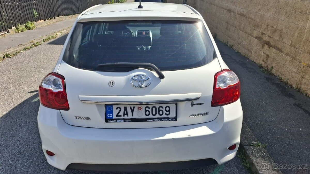 2012 Toyota AURIS - 3