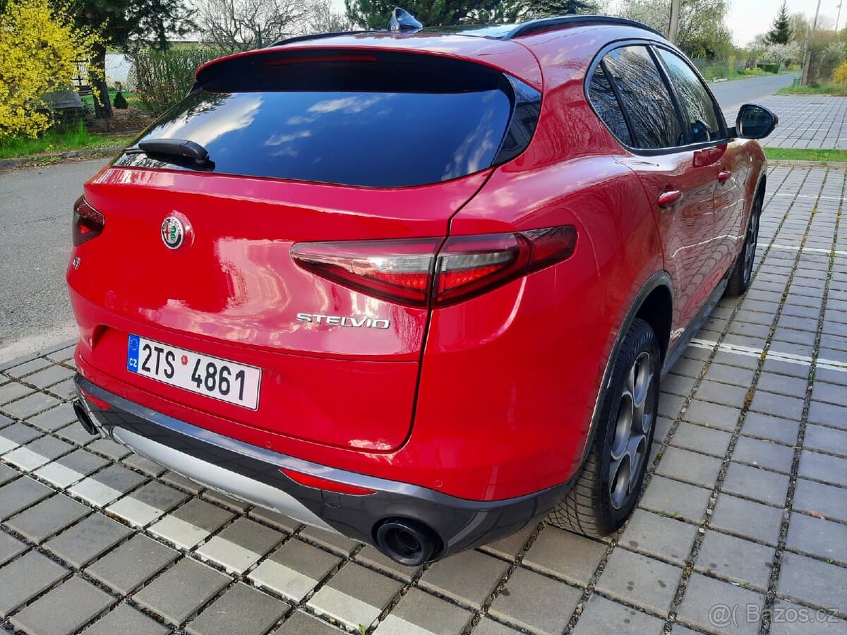 2022 Alfa Romeo STELVIO - 3