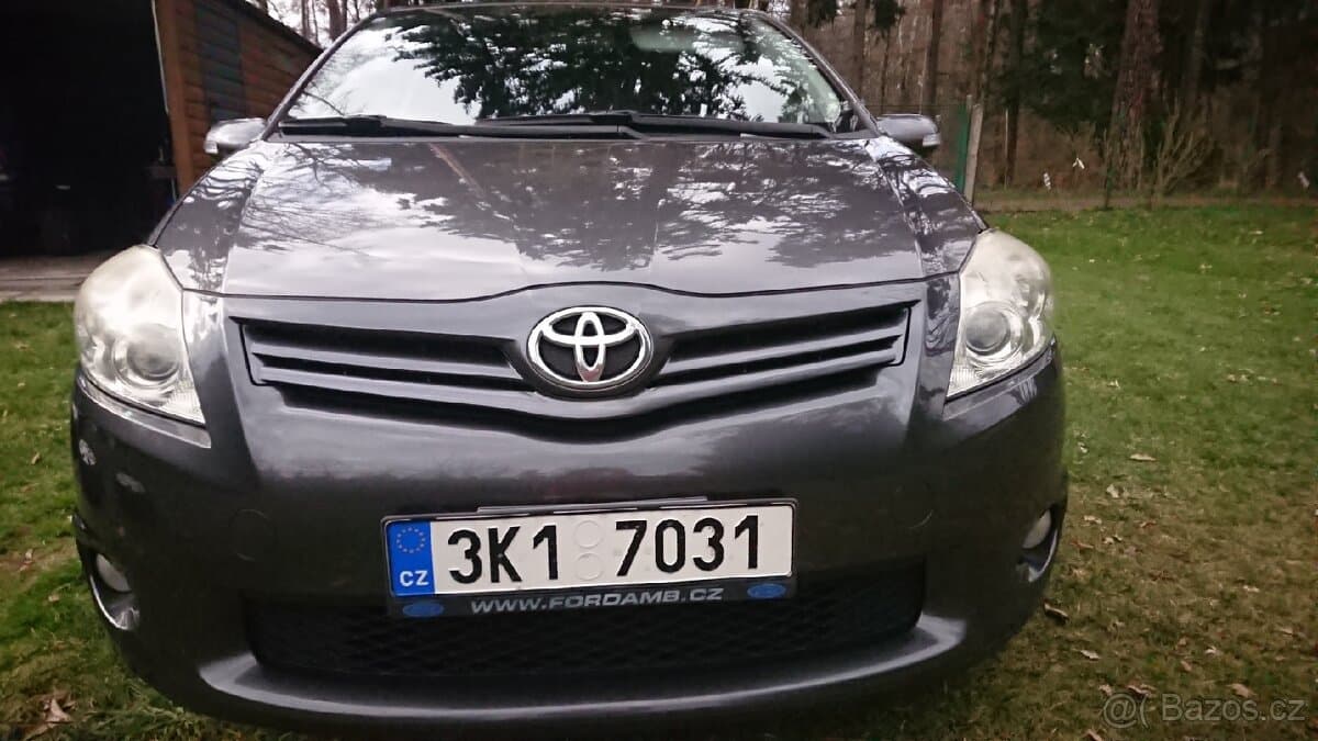 2011 Toyota AURIS - 3