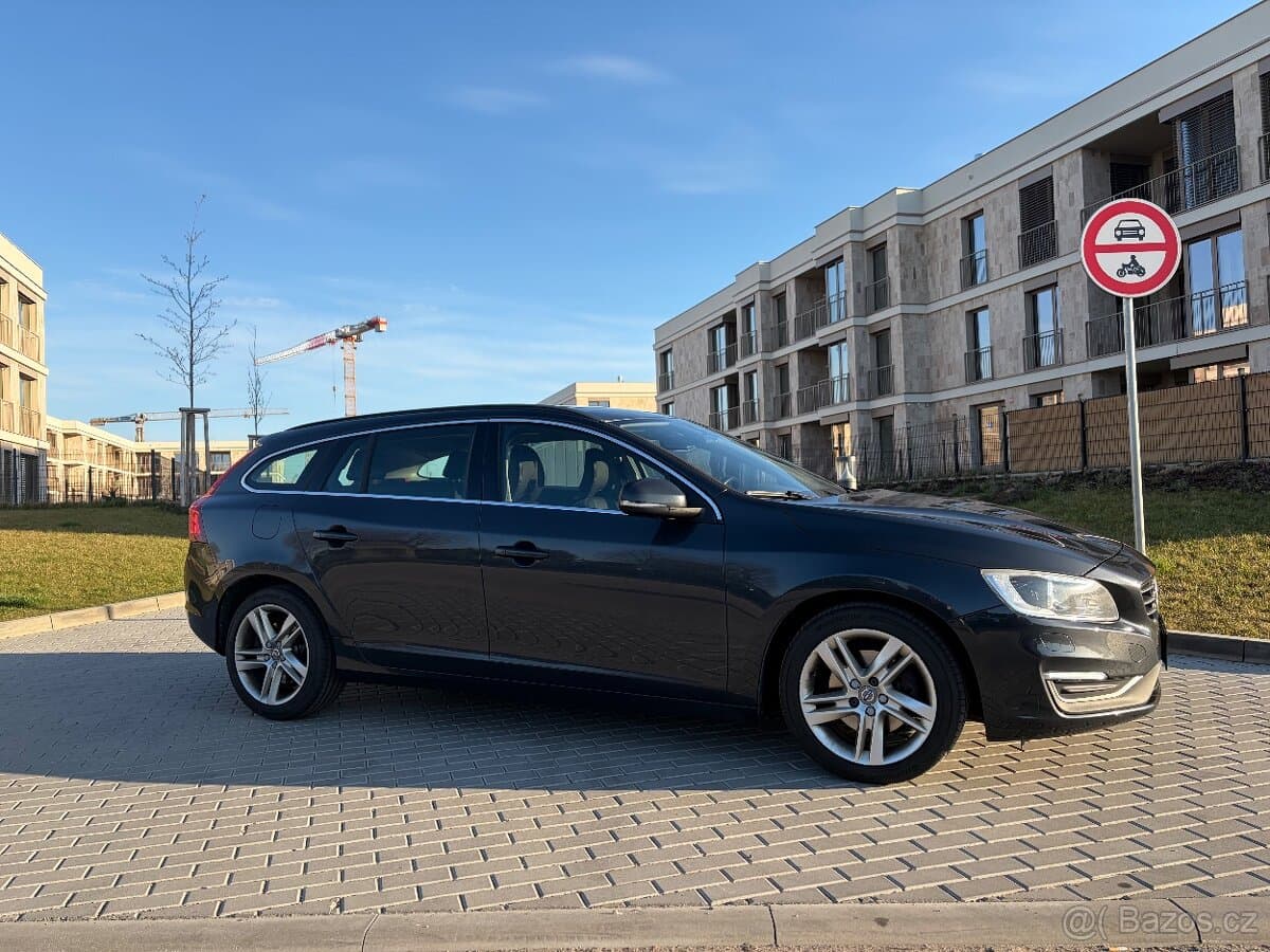 2017 Volvo V60 - 3
