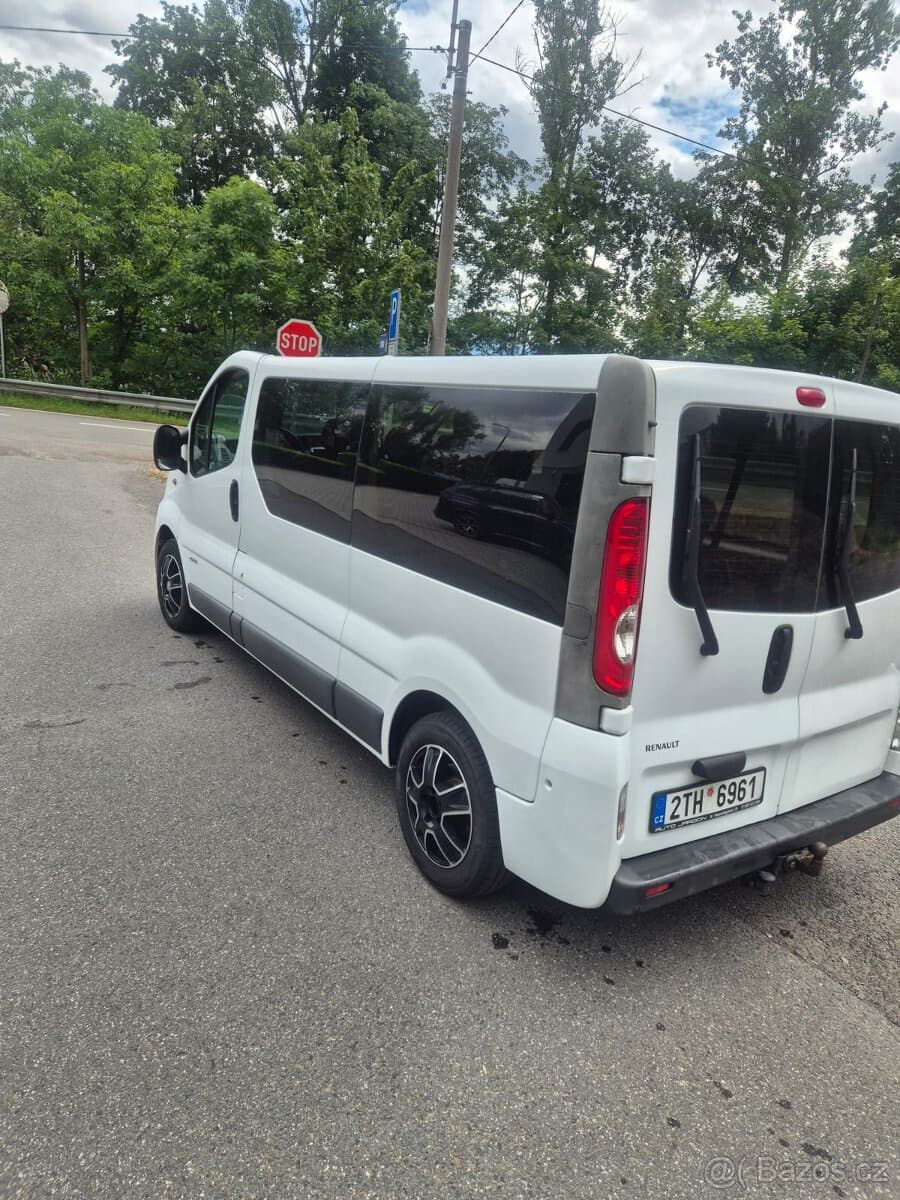 2011 Renault TRAFIC - 3