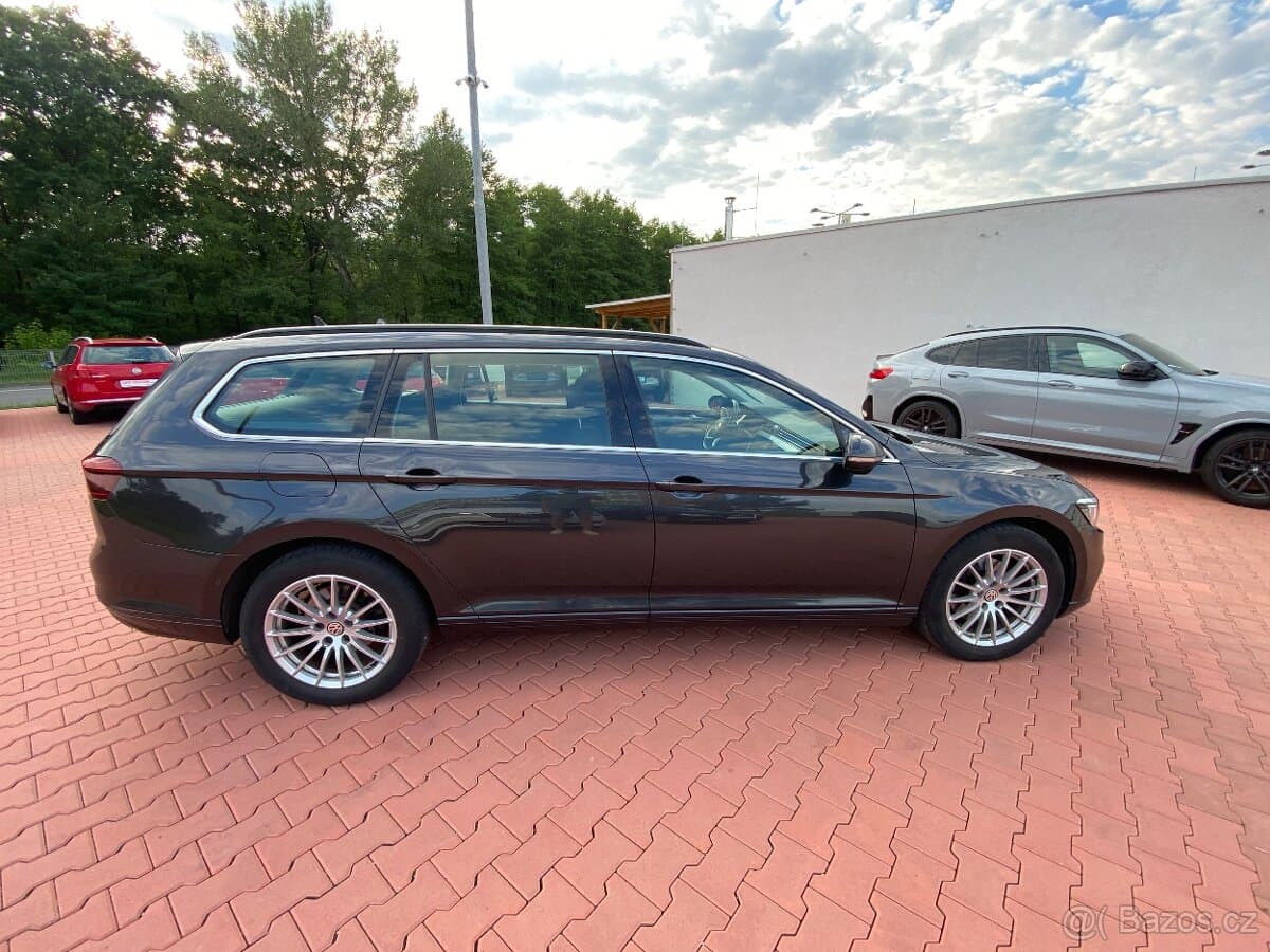 2019 Volkswagen PASSAT - 3