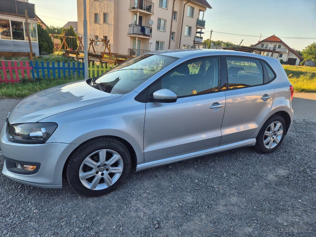 2011 Volkswagen POLO - 3