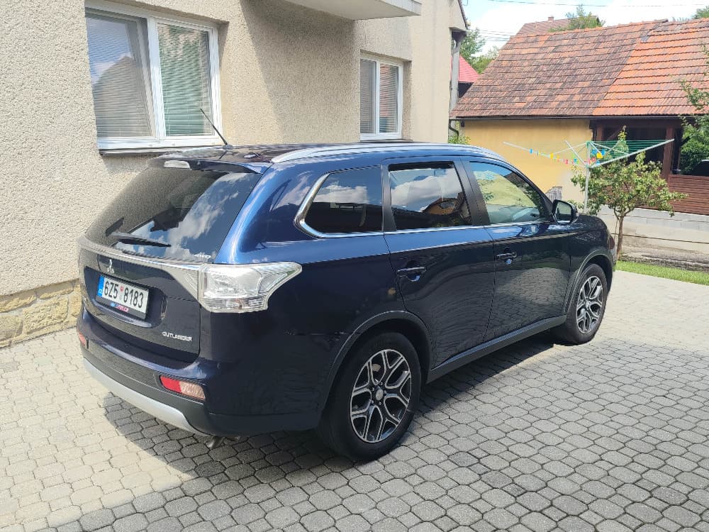 2014 Mitsubishi OUTLANDER - 3