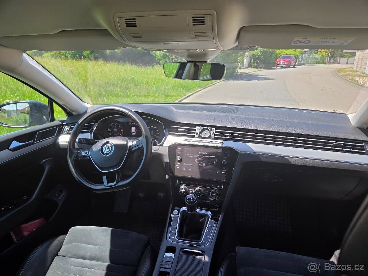 2018 Volkswagen PASSAT - 3