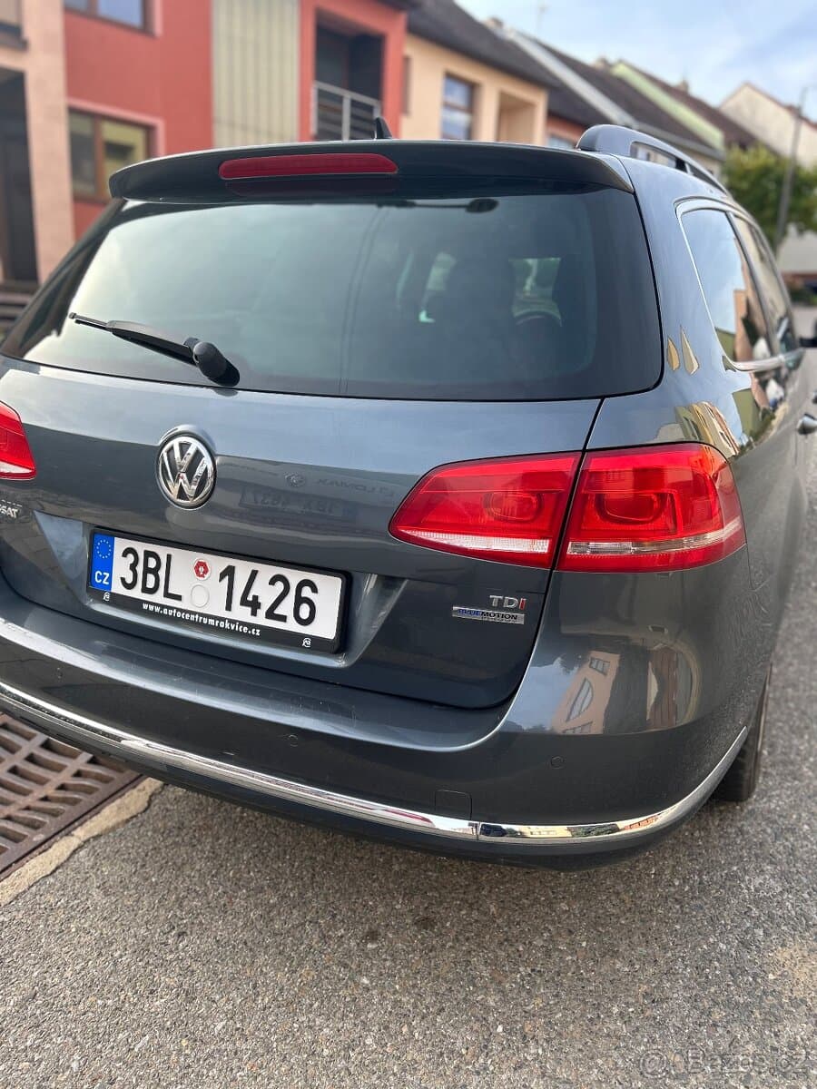 2012 Volkswagen PASSAT - 3